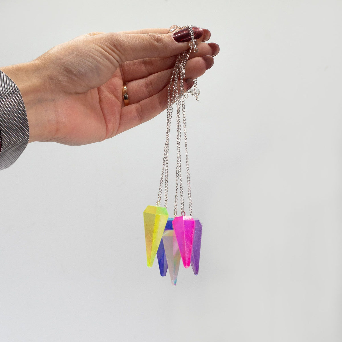 Hatoldalú Inga – Kék Aurora Kristály – 4 cm 💙🔮✨
